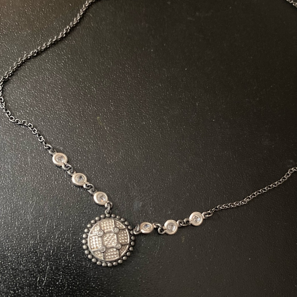 Freida ROTHMAN elegant classy silver necklace. Excellent condition